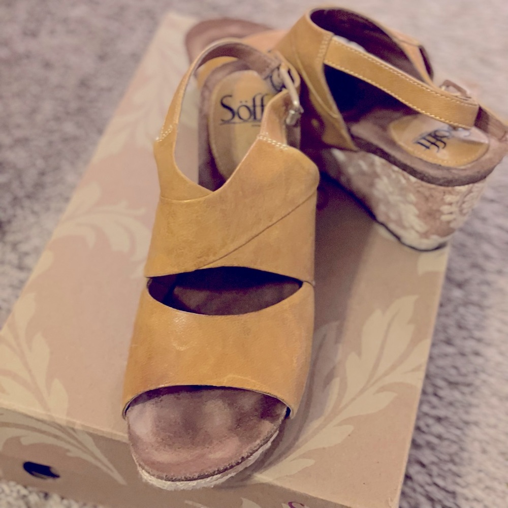 Lemon Yellow wedges